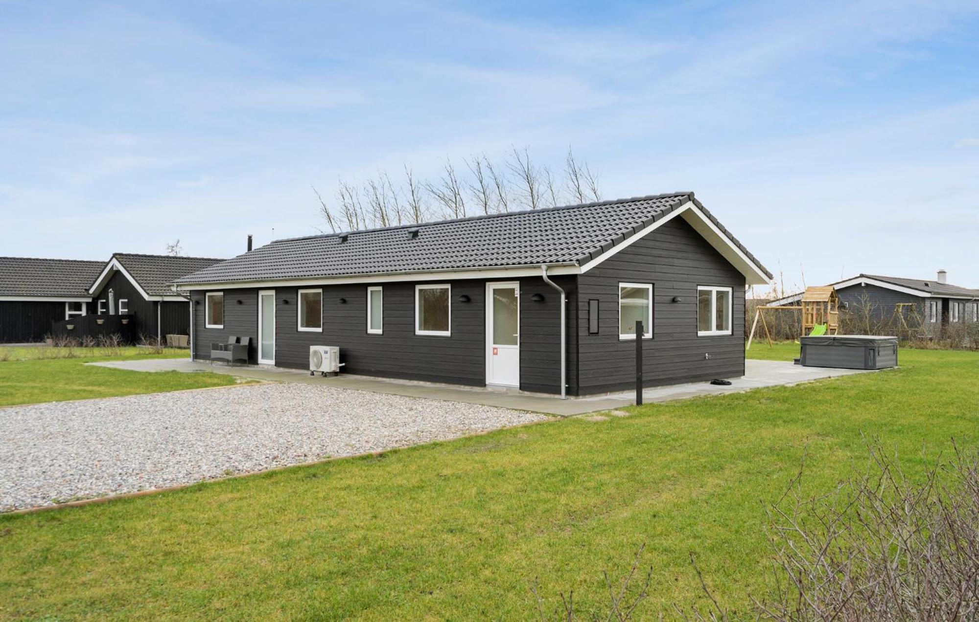 Beautiful Home In Tarm With Sauna Bagian luar foto